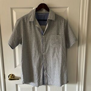 Shortsleeve dress shirt